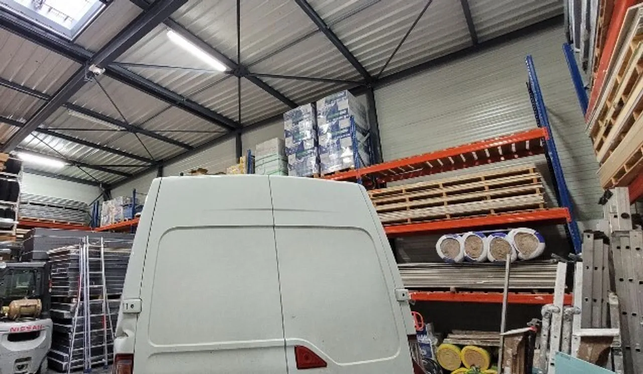 logistics - Light Industrial Premises / Offices For Sale - gallery - 4