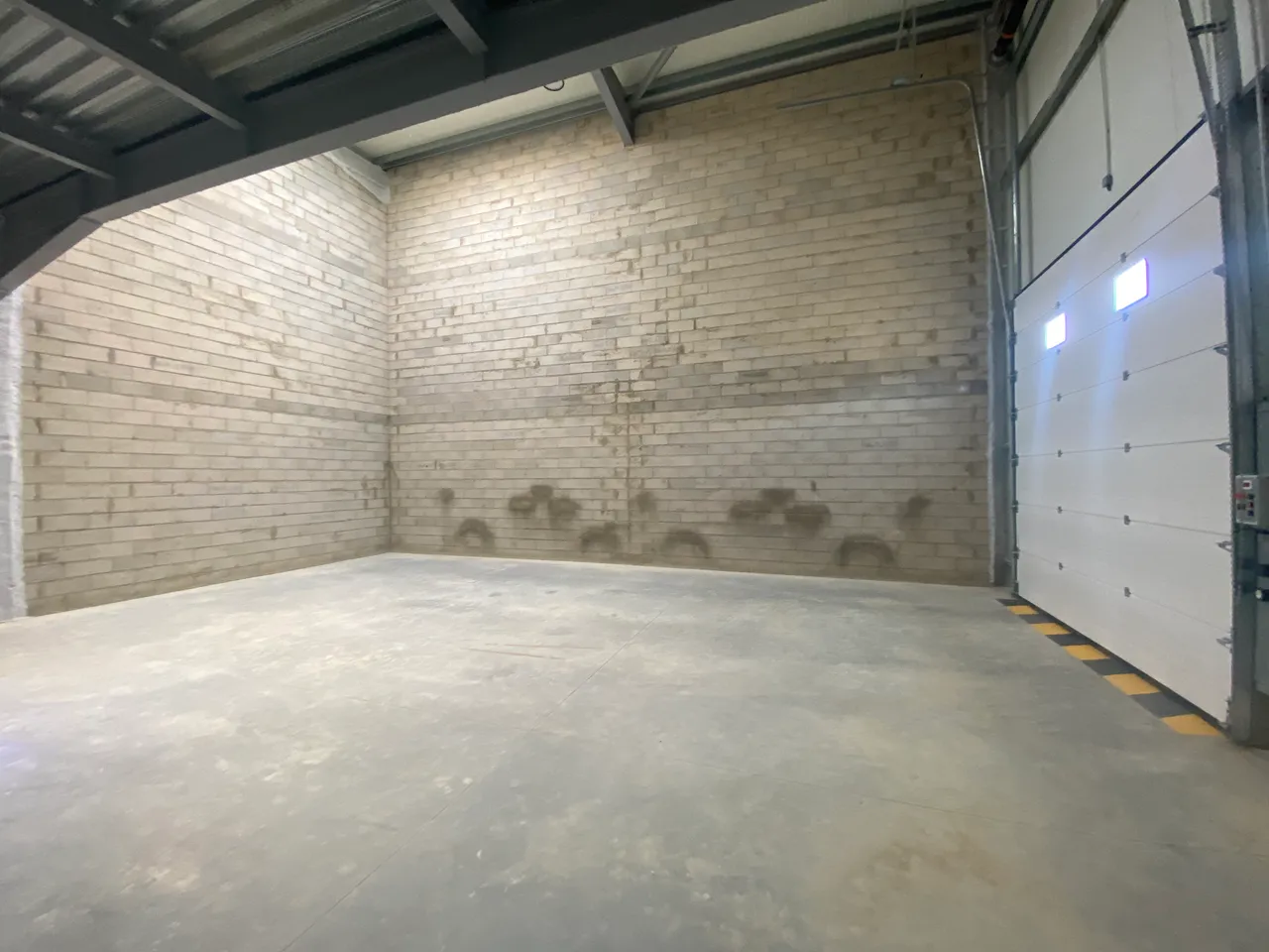 logistics - Light Industrial Premises / Offices For Rent - gallery - 2