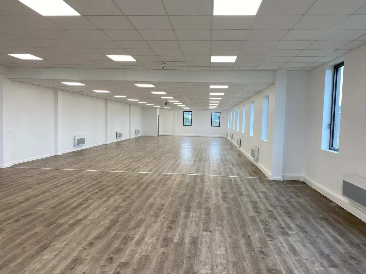 logistics - Activités / Bureaux À Louer - gallery - 2