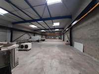 logistics - Activités / Bureaux À Louer - gallery thumbnail - 2