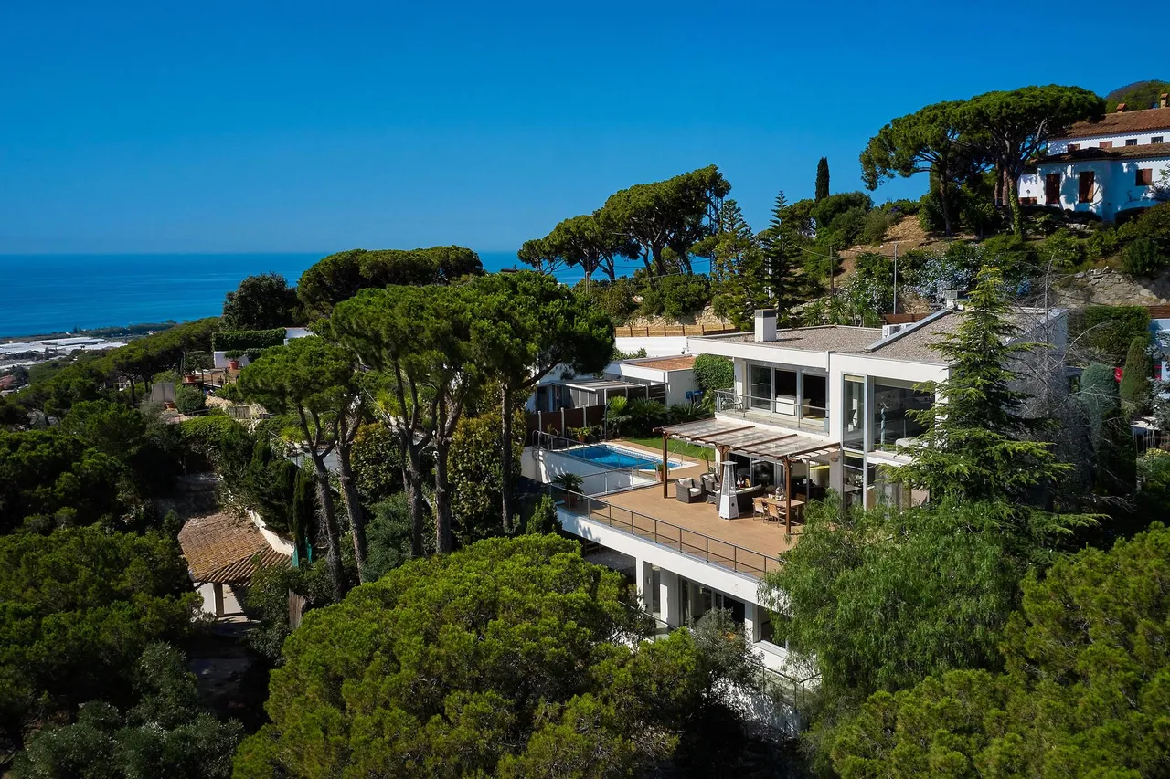 living - Casa / villa de 460m² en venta en Premià de Dalt, Barcelona - gallery - 2