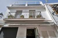 living - Edificio de 135m² con 58m² terraza en venta en Marbella Centro - gallery thumbnail - 4