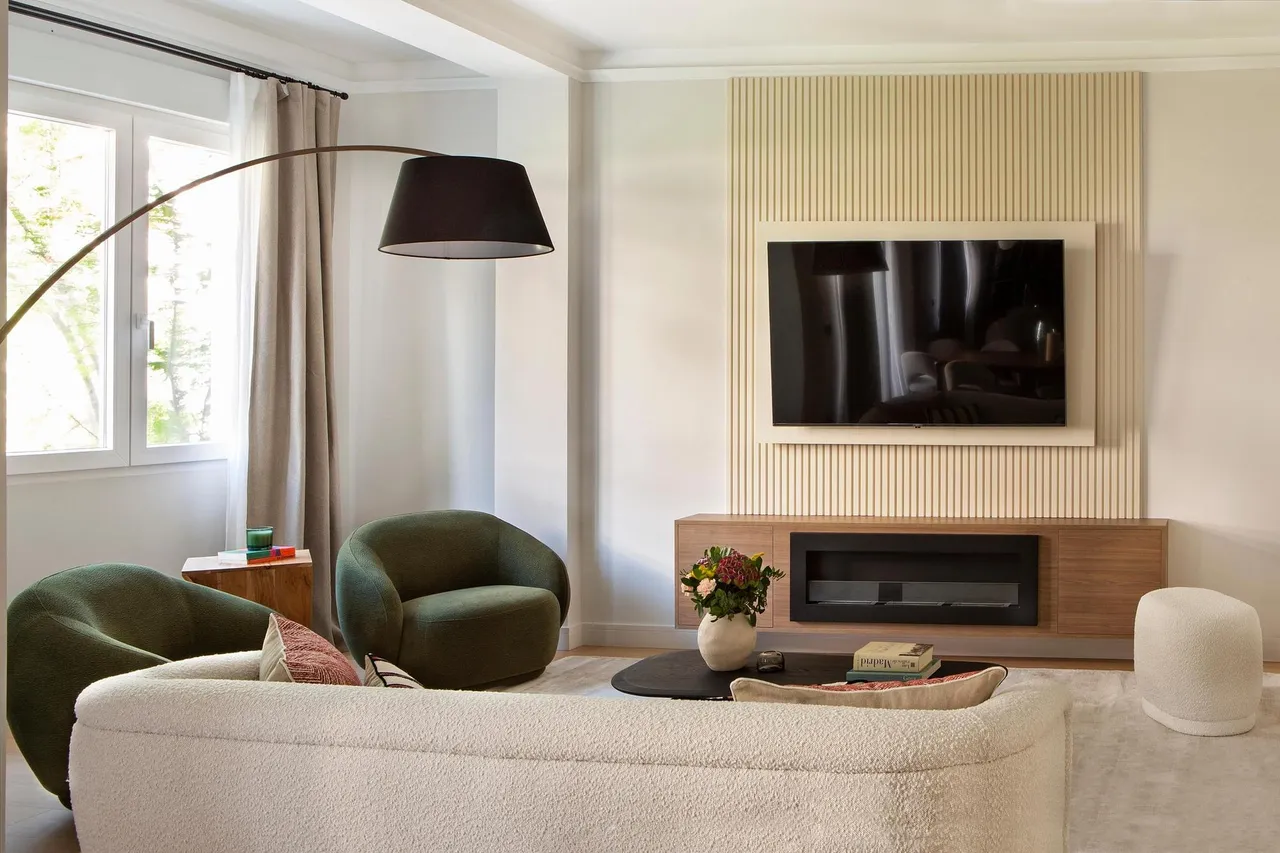 living - 194m² penthouse for sale in Almagro, Madrid - gallery - 2