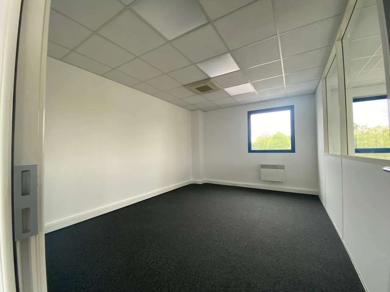 logistics - Light Industrial Premises / Offices For Rent - gallery - 10