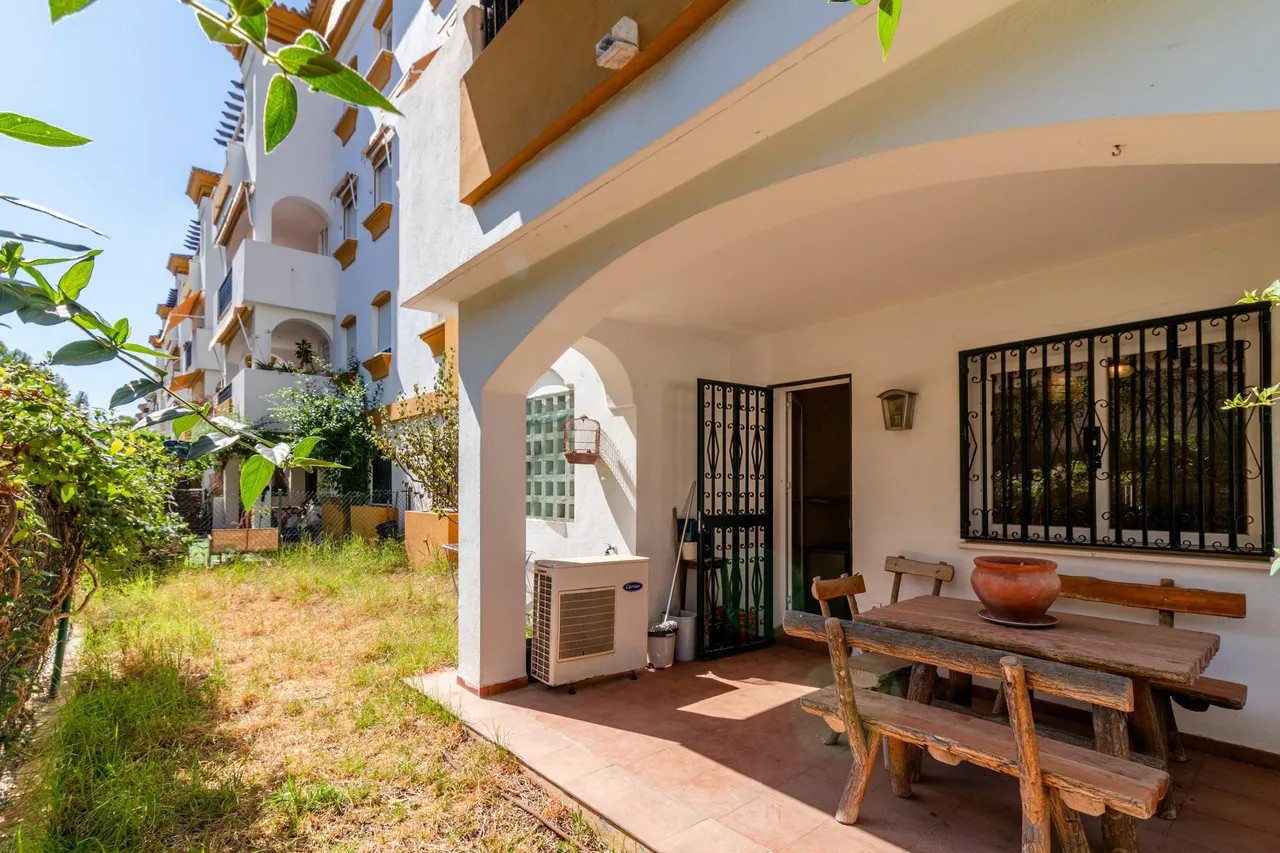 living - Piso de 117m² con 35m² de jardín en venta en Milla de Oro - gallery - 2