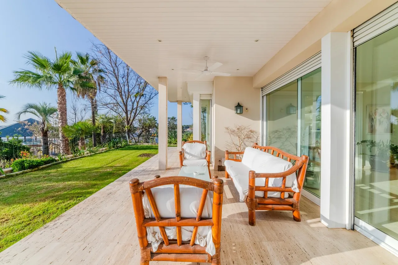 living - 910m² house / villa for sale in Terramar, Barcelona - gallery - 5