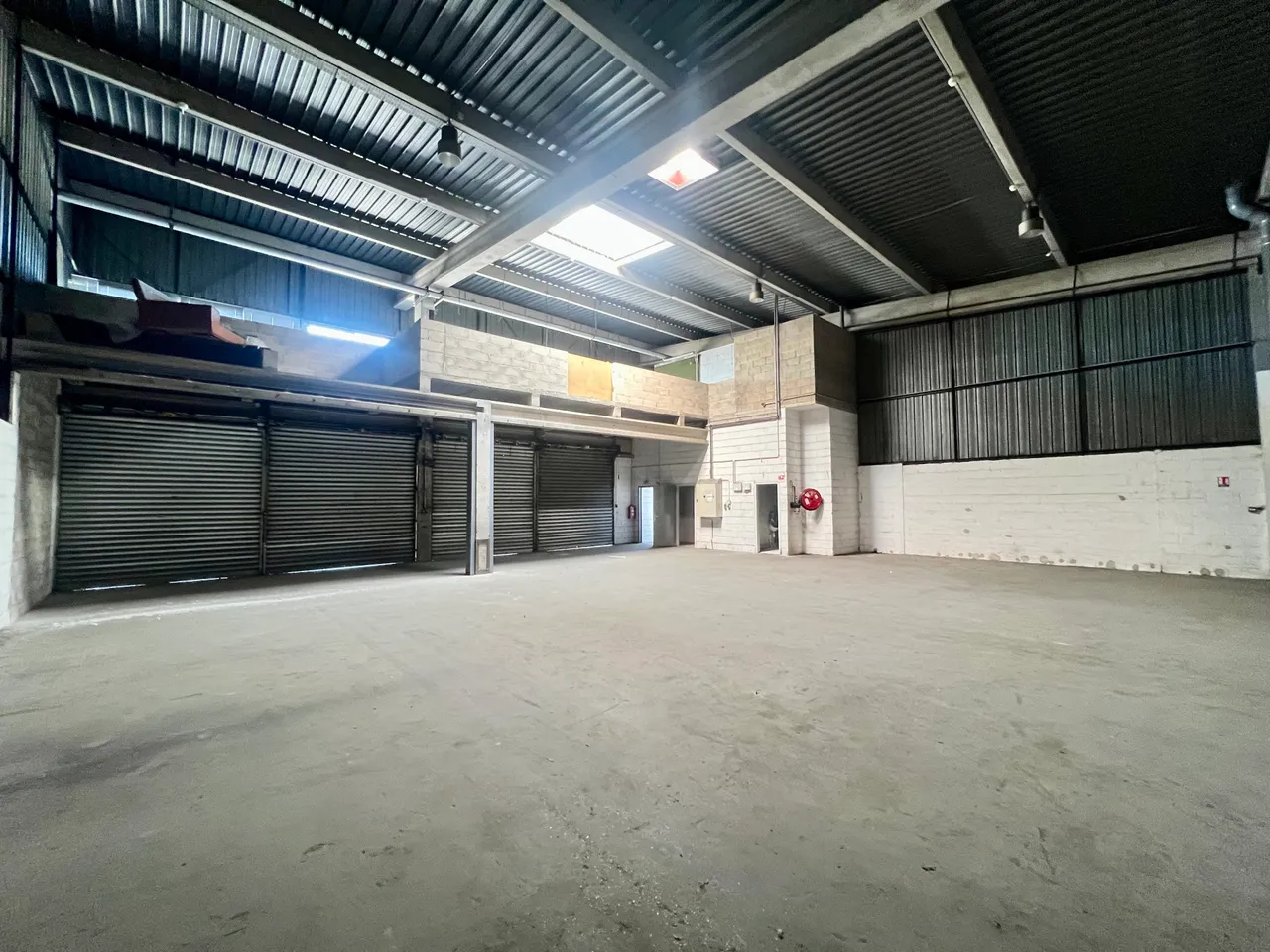 logistics - Warehouse / Offices For Rent - gallery - 9