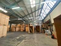 logistics - Local d’activités À Louer - gallery thumbnail - 5