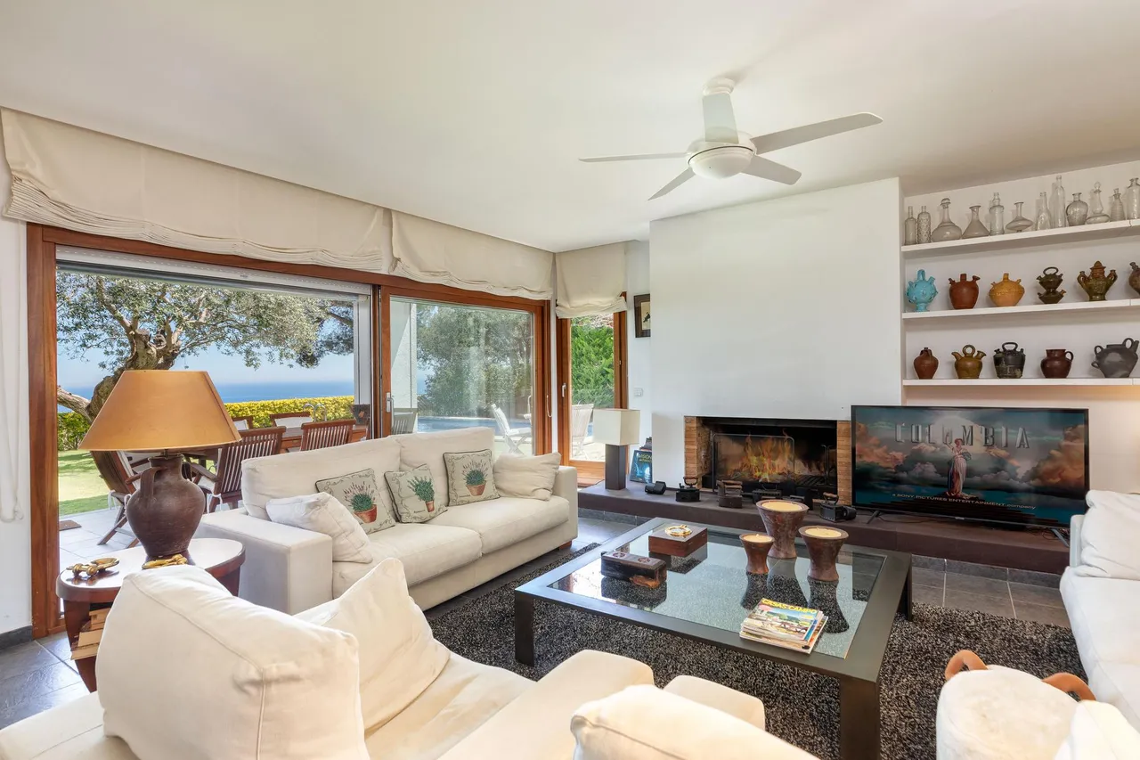 living - Casa / villa de 736m² en venta en Calella de Palafrugell - gallery - 9