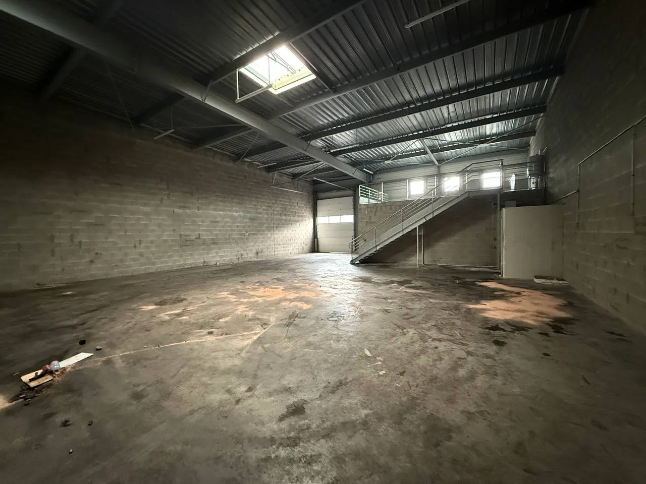 logistics - Activités / Bureaux À Louer - gallery - 2