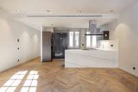 living - 90m² apartment for rent in El Born, Barcelona - gallery thumbnail - 1