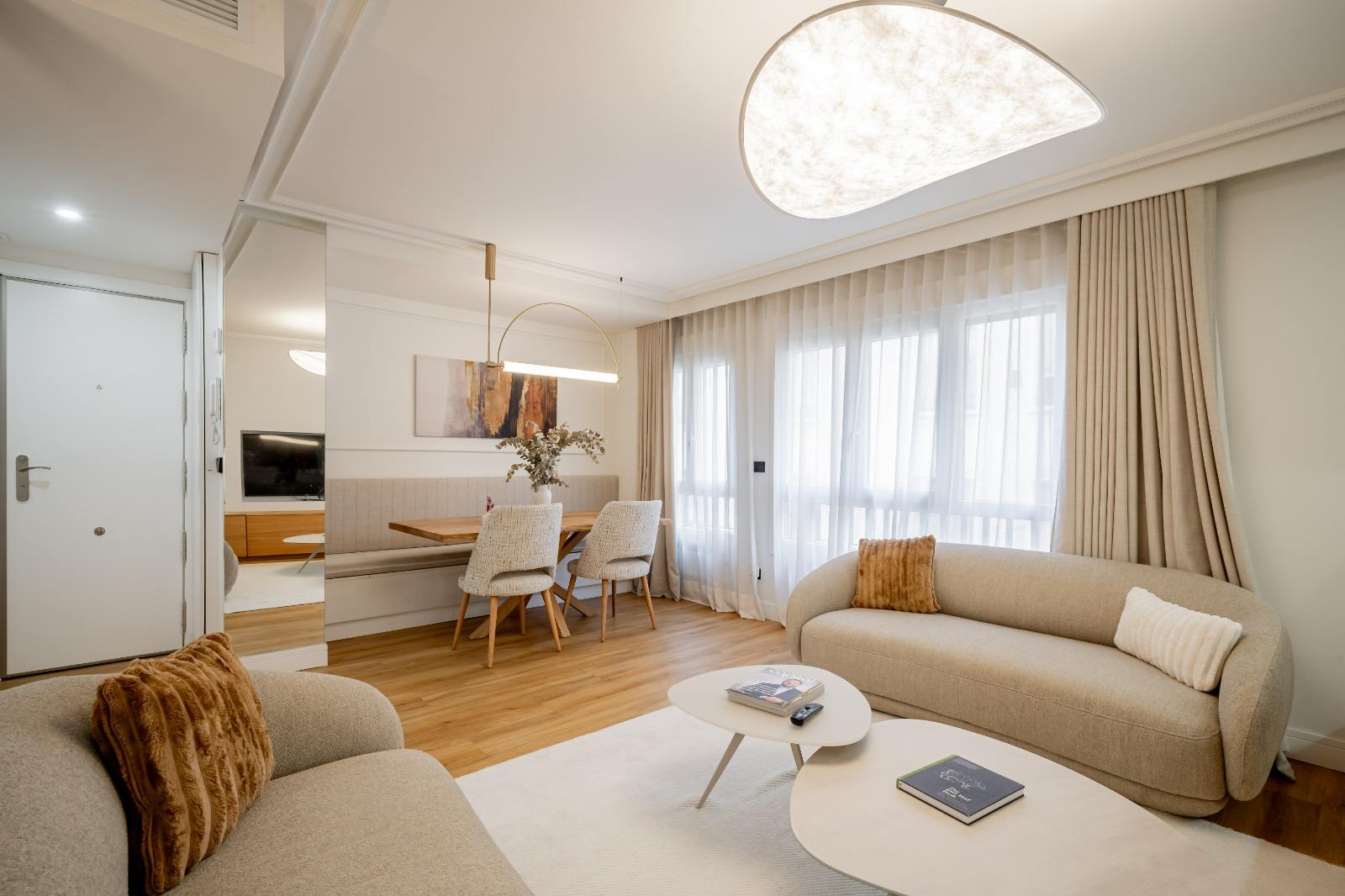 living - Piso de 103m² en alquiler en Recoletos, Madrid - gallery thumbnail - 4
