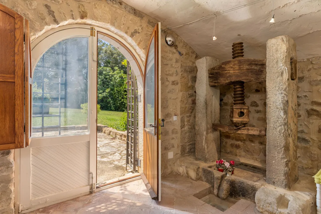 living - 876m² country house for sale in Alt Empordà, Girona - gallery - 10