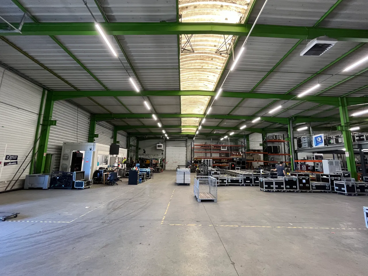 logistics - Light Industrial Premises / Offices For Rent - gallery - 6