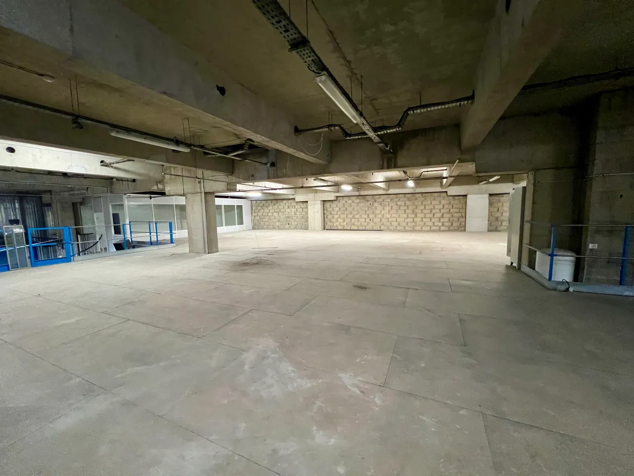 logistics - Light Industrial Premises / Offices For Rent - gallery - 10