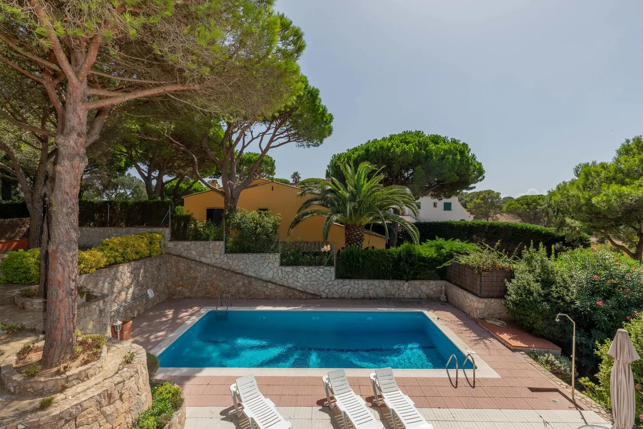 living - 232m² house / villa for sale in Calella de Palafrugell - gallery - 8