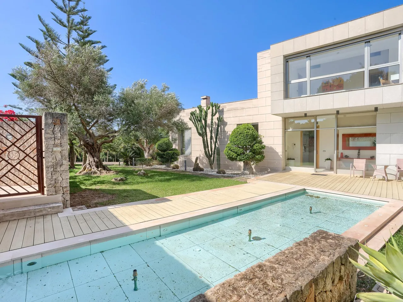 living - 592m² house / villa for sale in Puntiró, Balearic Islands - gallery - 4