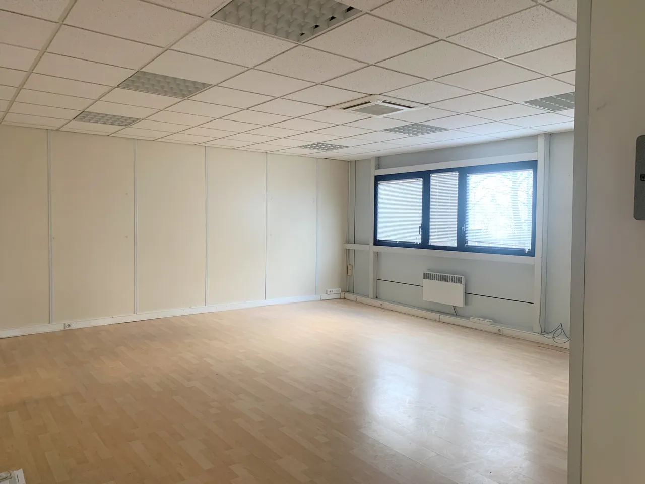 logistics - Light Industrial Premises / Offices For Rent - gallery - 3