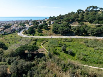 living - 1,230m² plot for sale in Premià de Dalt, Barcelona - featured