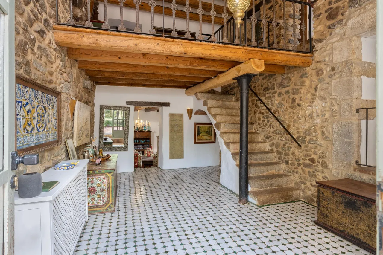 living - Casa rural de 470m² en venta en El Gironés, Girona - gallery - 10