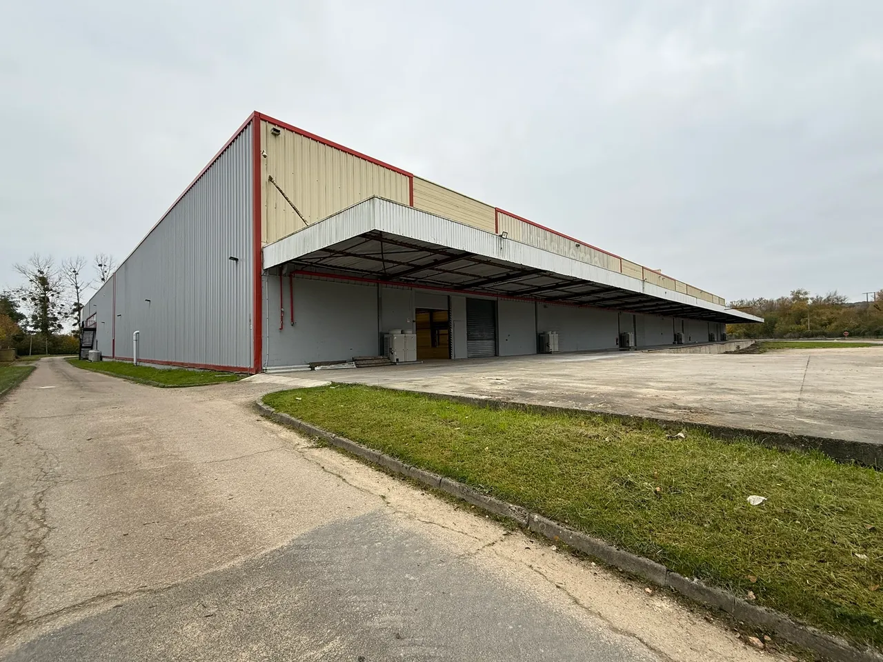 logistics - Logistics Warehouse For Rent - For Sale - gallery - 2