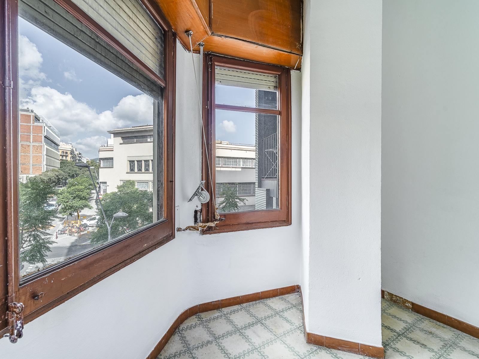living - Piso de 105m² en venta en Eixample Derecho, Barcelona - gallery thumbnail - 4