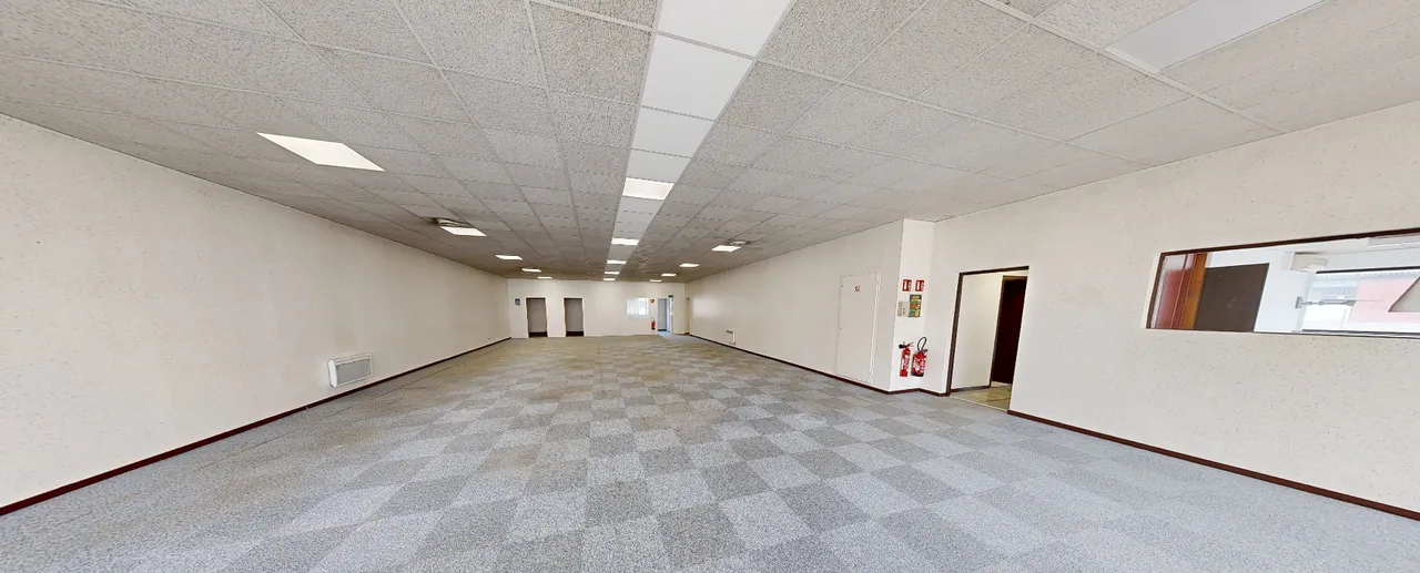 logistics - Light Industrial Premises / Offices For Rent - gallery - 3