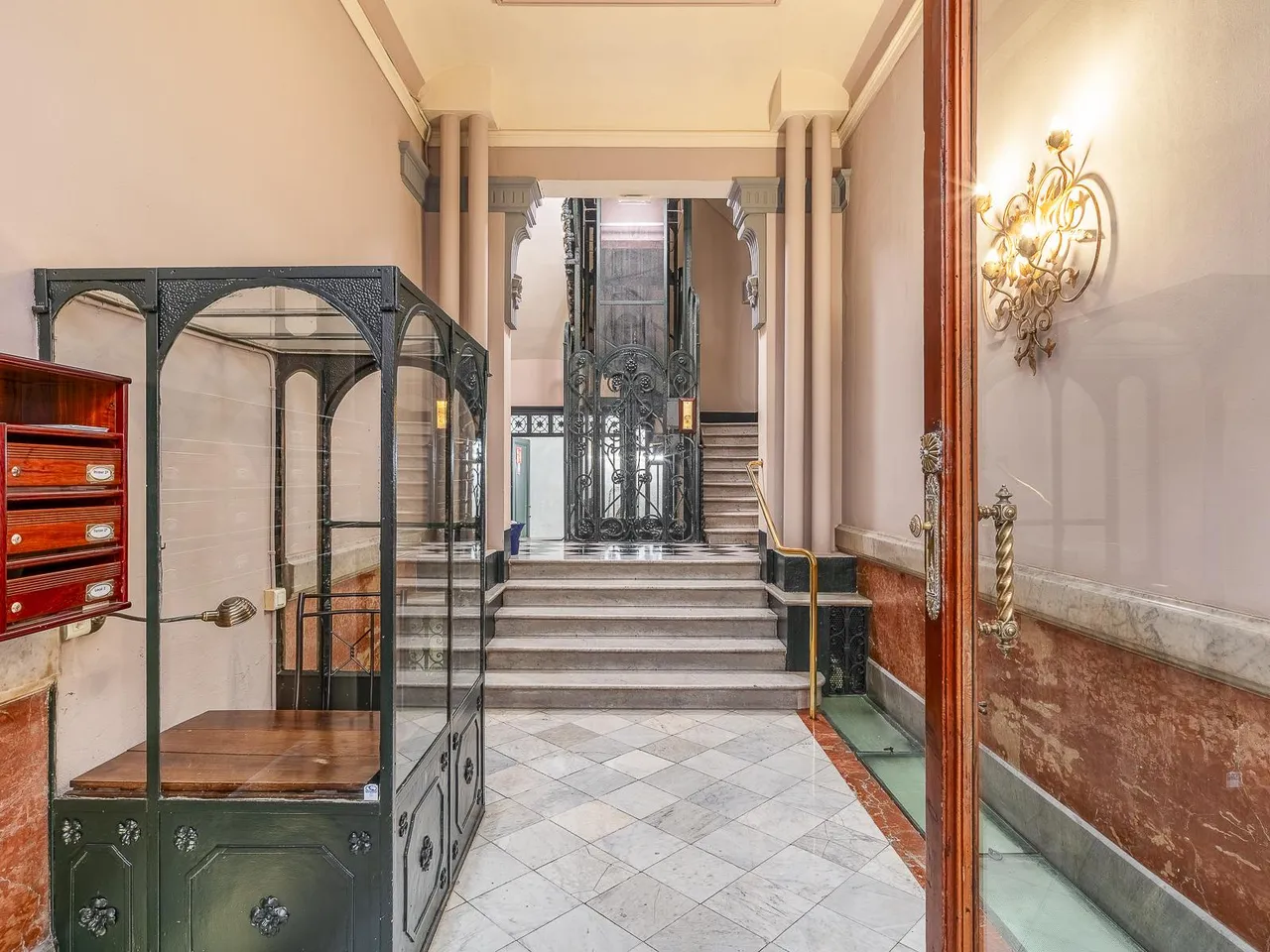 living - Piso de 141m² en venta en Eixample Derecho, Barcelona - gallery - 2