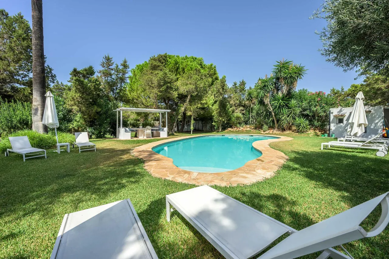 living - 250m² house / villa with 50m² garden for rent in San José - gallery - 10