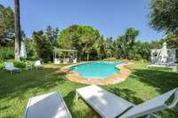 living - Casa / villa de 250m² con 50m² de jardín en alquiler en San José - gallery thumbnail - 10