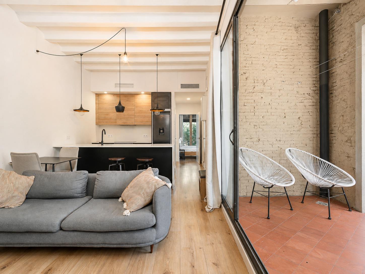 living - Piso de 75m² con 10m² terraza en venta en El Born - gallery thumbnail - 3