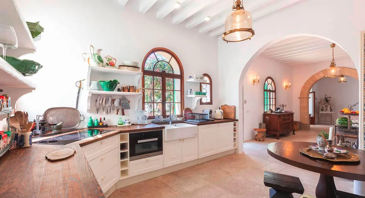 living - Casa / villa de 376m² en alquiler en Palma de Mallorca - gallery - 7