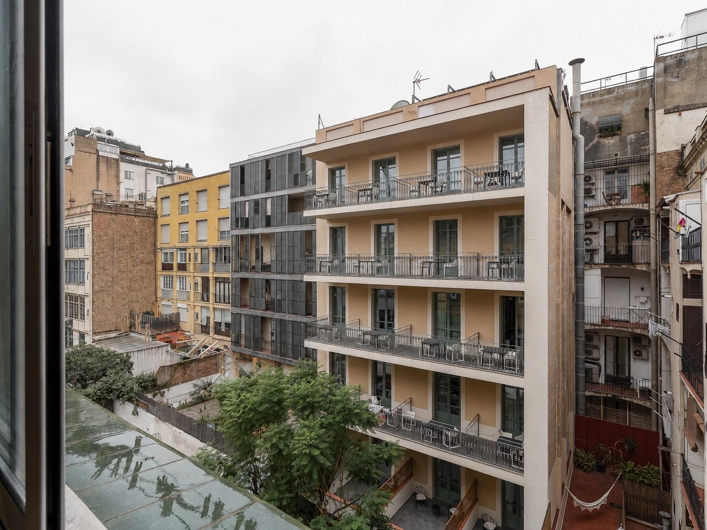 living - 68m² apartment for sale in Eixample Right, Barcelona - gallery thumbnail - 9
