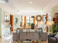 living - 422m² house / villa with 60m² terrace for sale in Las Rozas - gallery thumbnail - 1