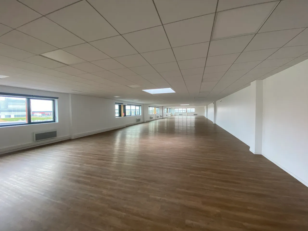 logistics - Light Industrial Premises / Offices For Rent - gallery - 9