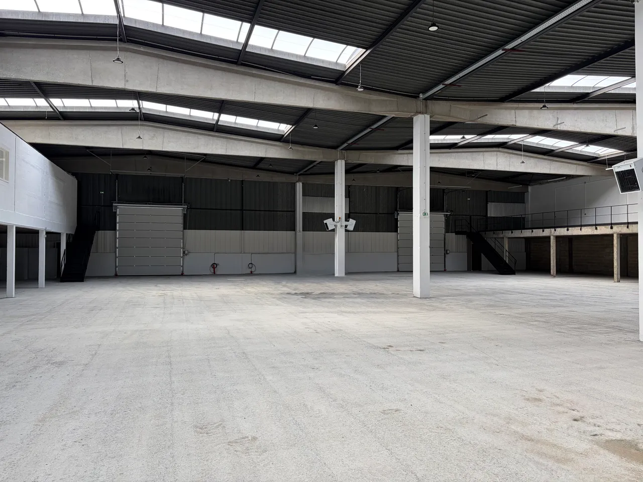 logistics - Warehouse / Offices For Rent - gallery - 5