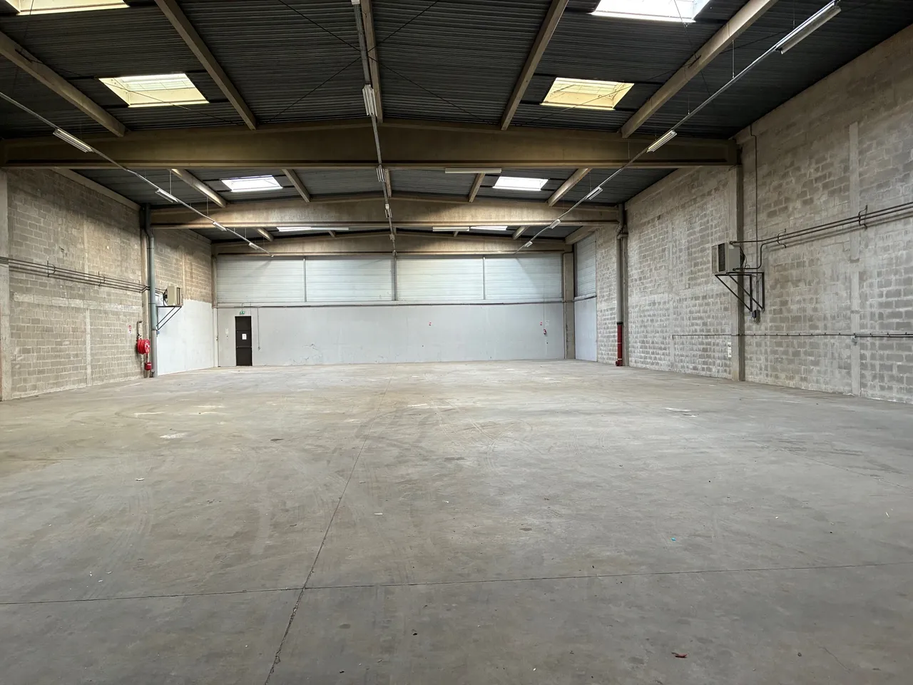 logistics - Warehouse For Rent - gallery - 2