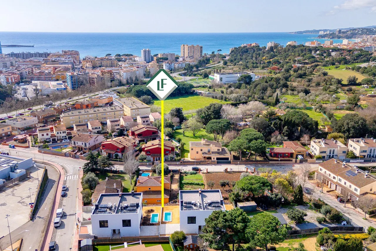 living - Casa / villa de 258m² con 151m² de jardín en venta en Palamós - gallery - 3