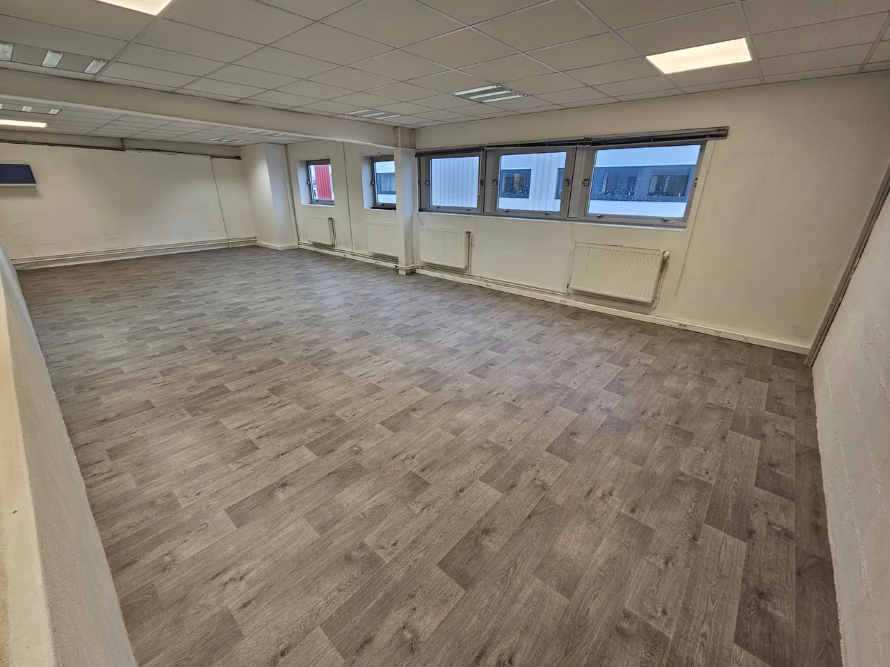 logistics - Light Industrial Premises / Offices For Rent - gallery - 5