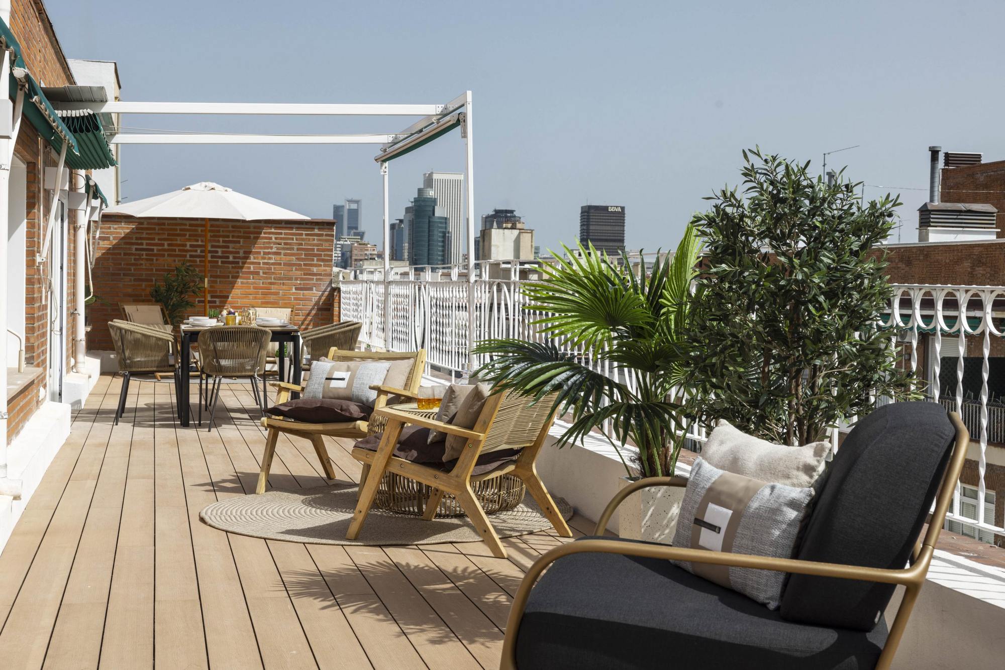 living - Piso de 127m² con 65m² terraza en venta en Almagro, Madrid - gallery - 5