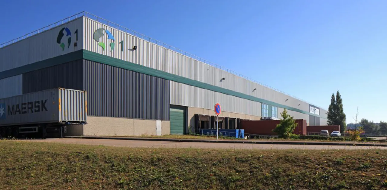 logistics - Logistics Warehouse For Rent - gallery - 2