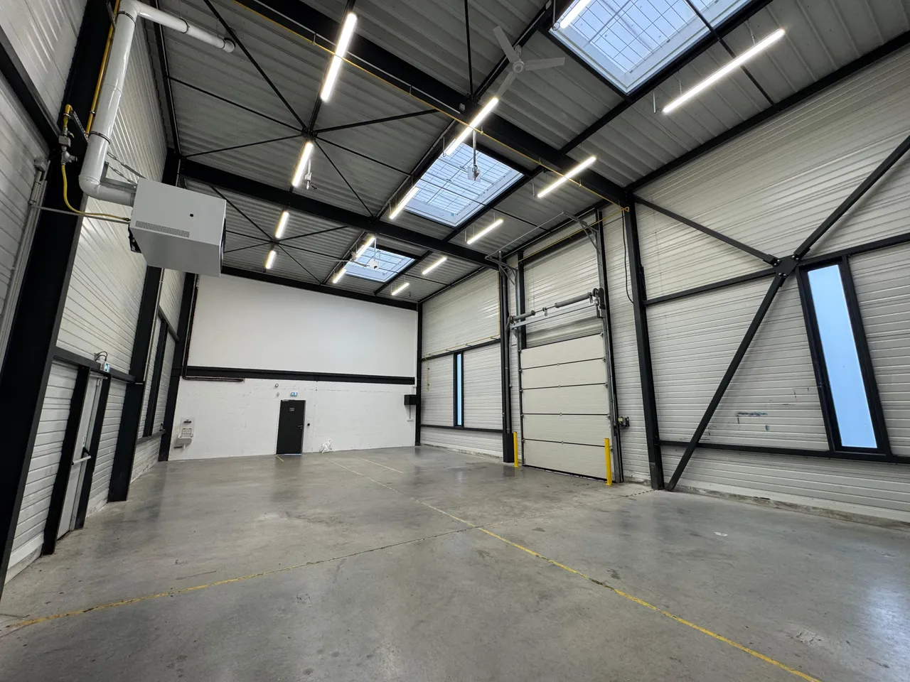 logistics - Activités / Bureaux À Louer - gallery - 2