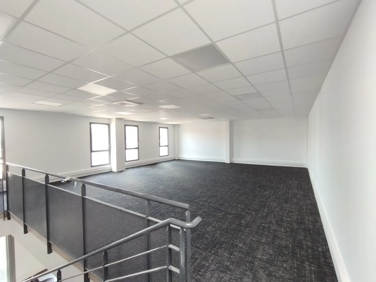 logistics - Light Industrial Premises / Offices For Rent - gallery - 7