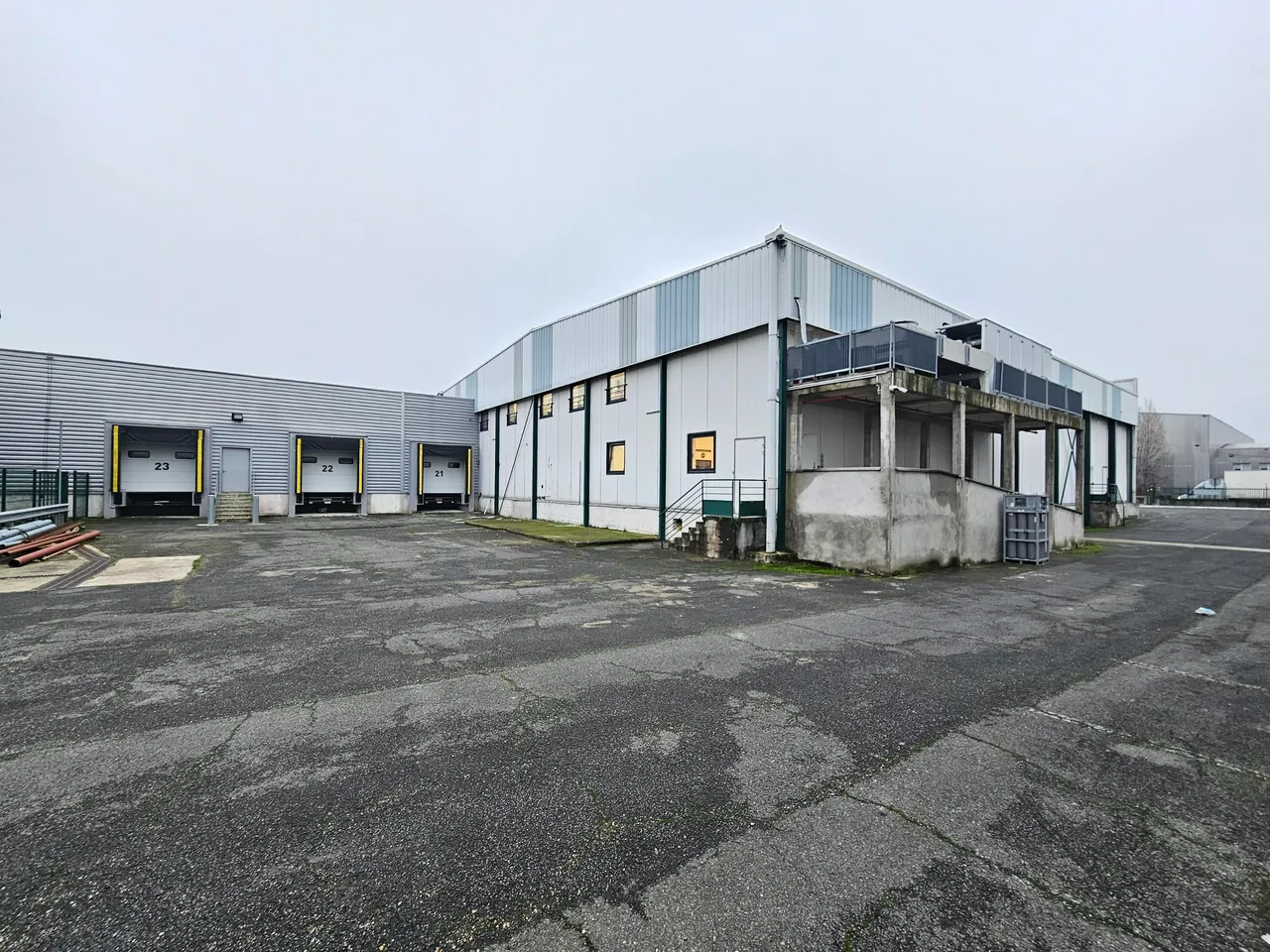 logistics - Entrepôt À Louer - gallery - 2