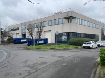 logistics - Activités / Bureaux À Louer - featured