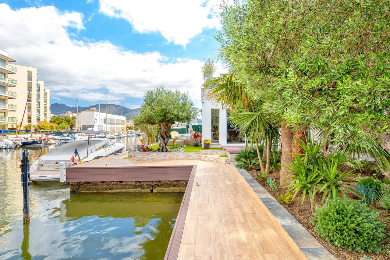 living - Casa / villa de 405m² con 200m² terraza en venta en Bahía de Rosas - gallery - 5