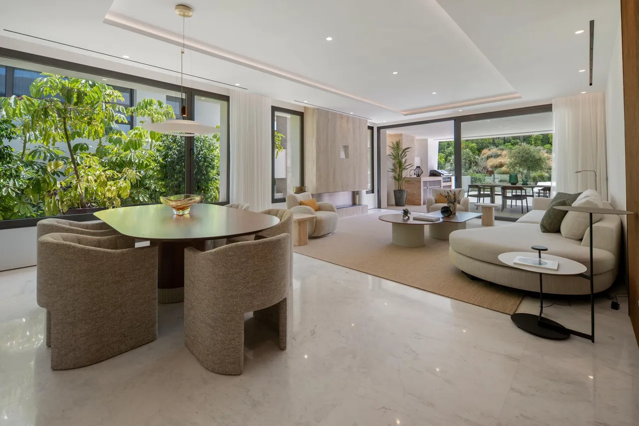living - 252m² penthouse with 102m² terrace for sale in Golden Mile - gallery - 6