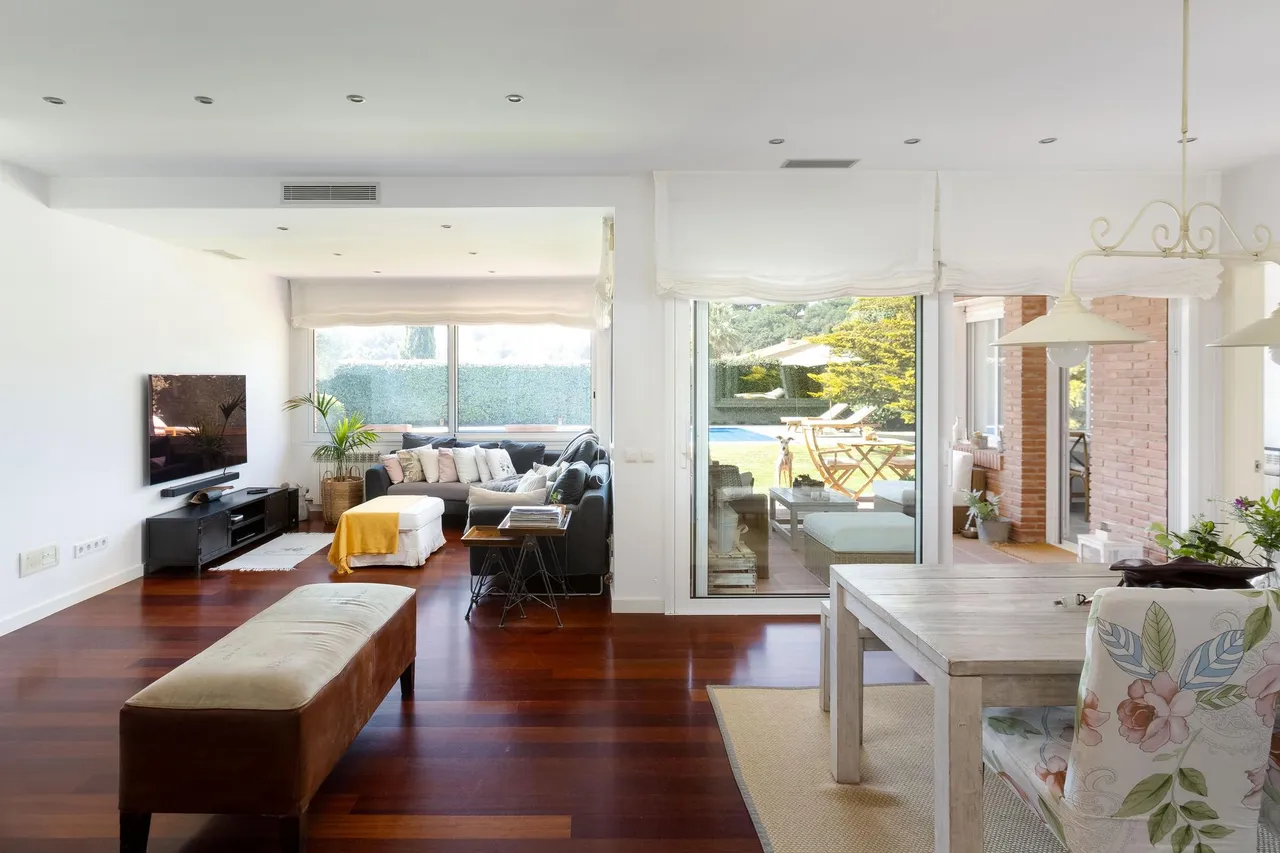 living - 451m² house / villa for sale in Sant Vicenç de Montalt - gallery - 10