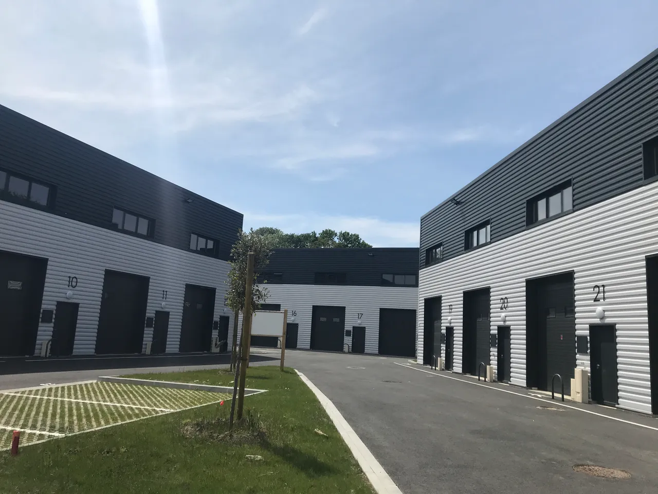 logistics - Light Industrial Premises / Offices For Rent - gallery - 5