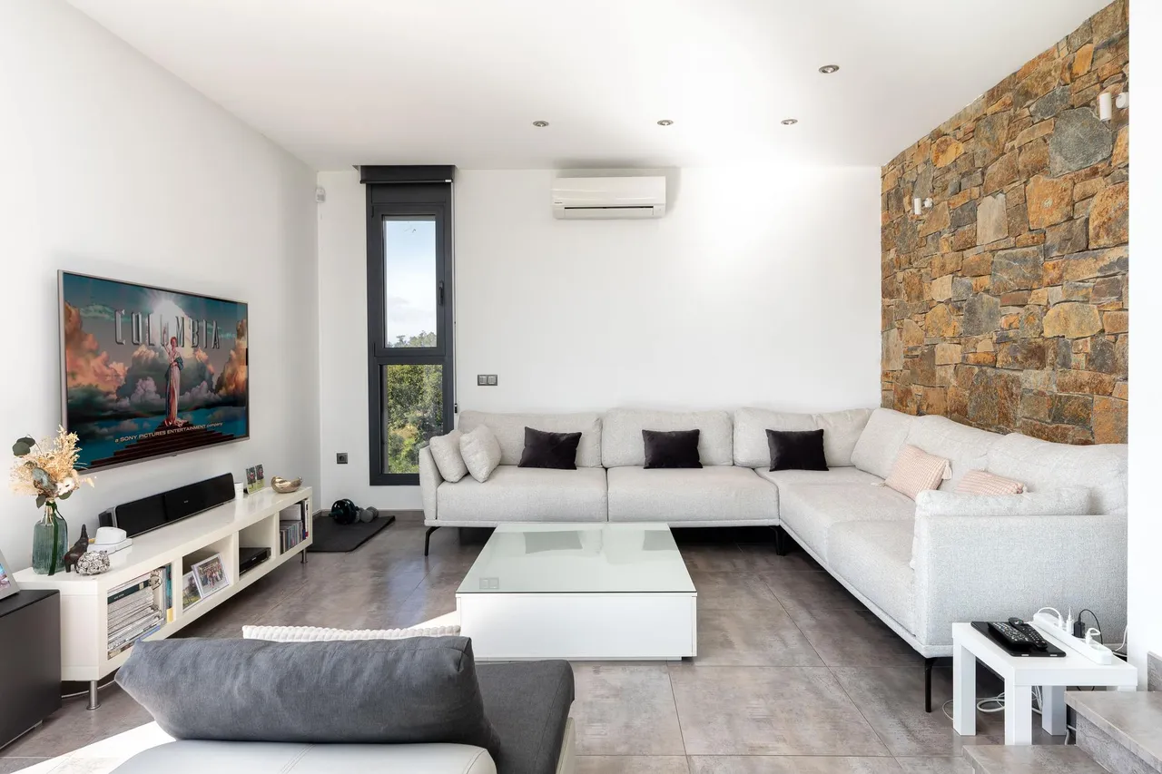 living - 510m² house / villa for sale in Bay of Roses, Costa Brava - gallery - 8